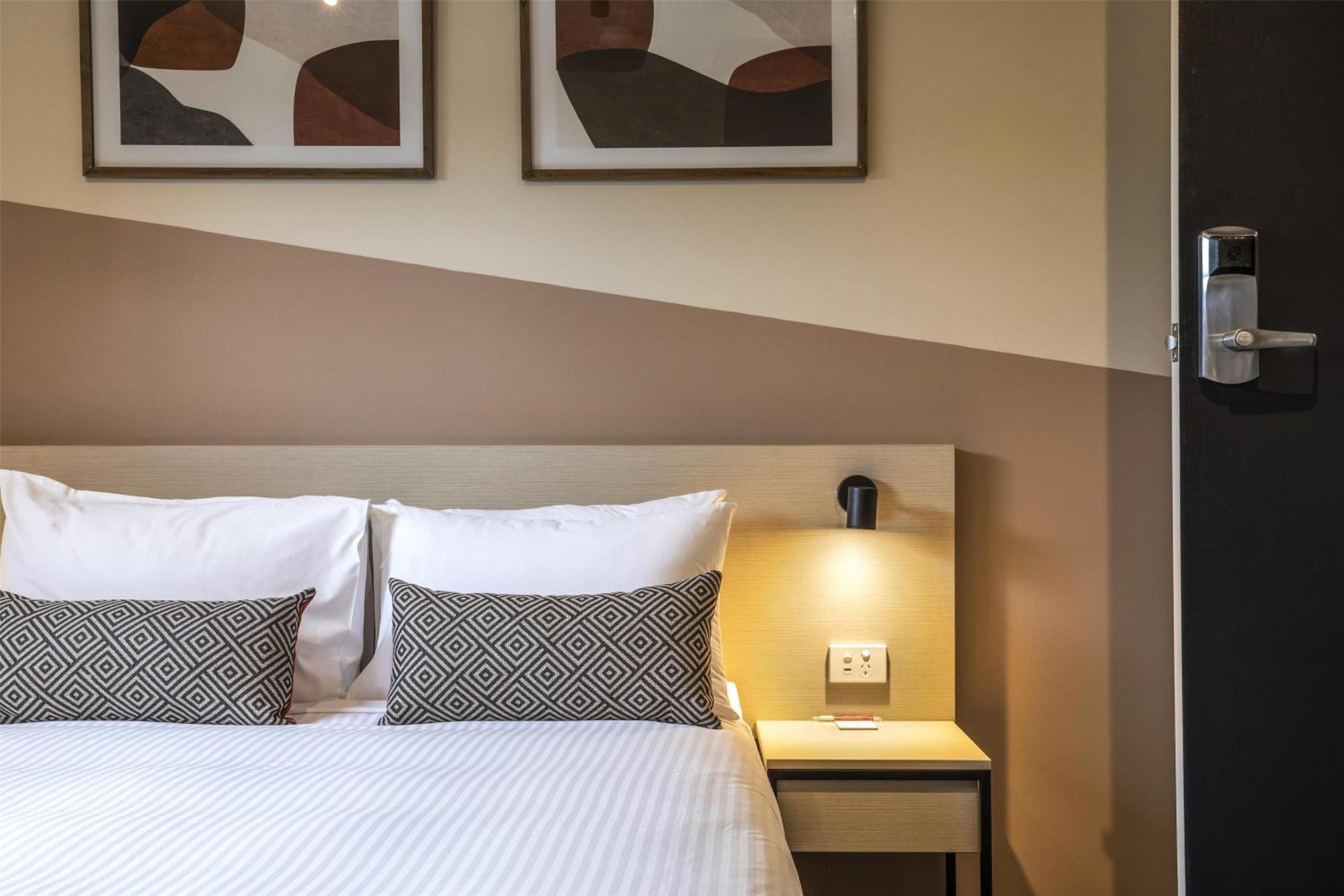 Hotel Nightcap At Manhattan Ringwood